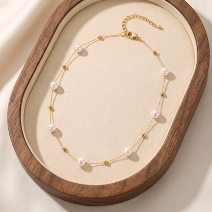 Full length of the pearl chain necklace with clasp