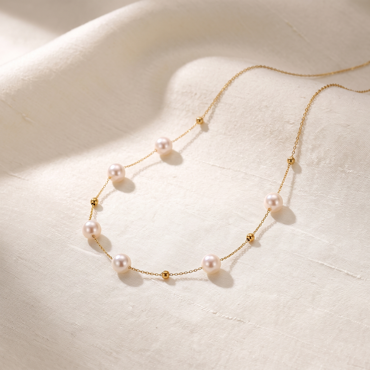 Pearl bead chain necklace product shot