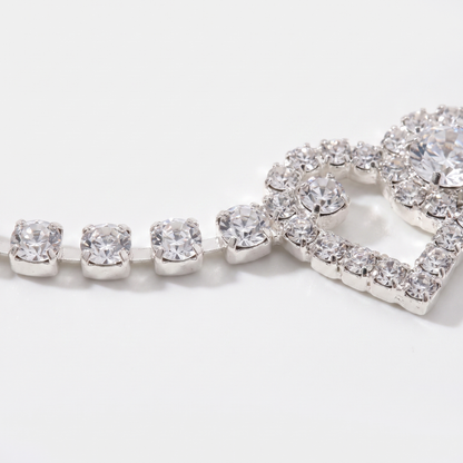 Close-up of CZ settings and chain