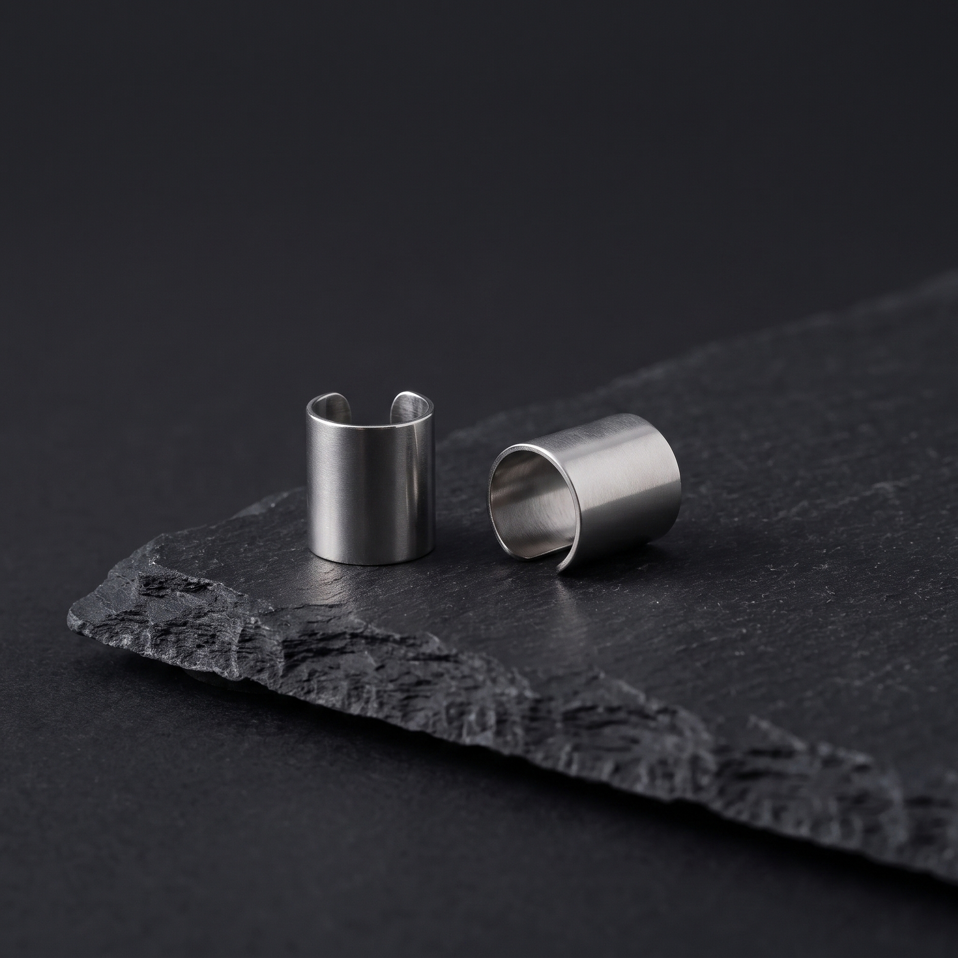 Long tube U-shaped ear cuff product shot