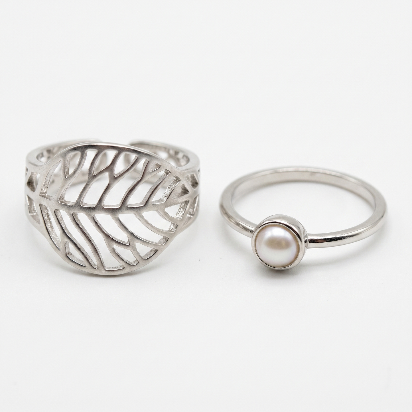 Close-up of leaf and pearl ring detail