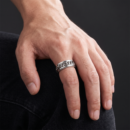 Spinner chain ring worn, front view