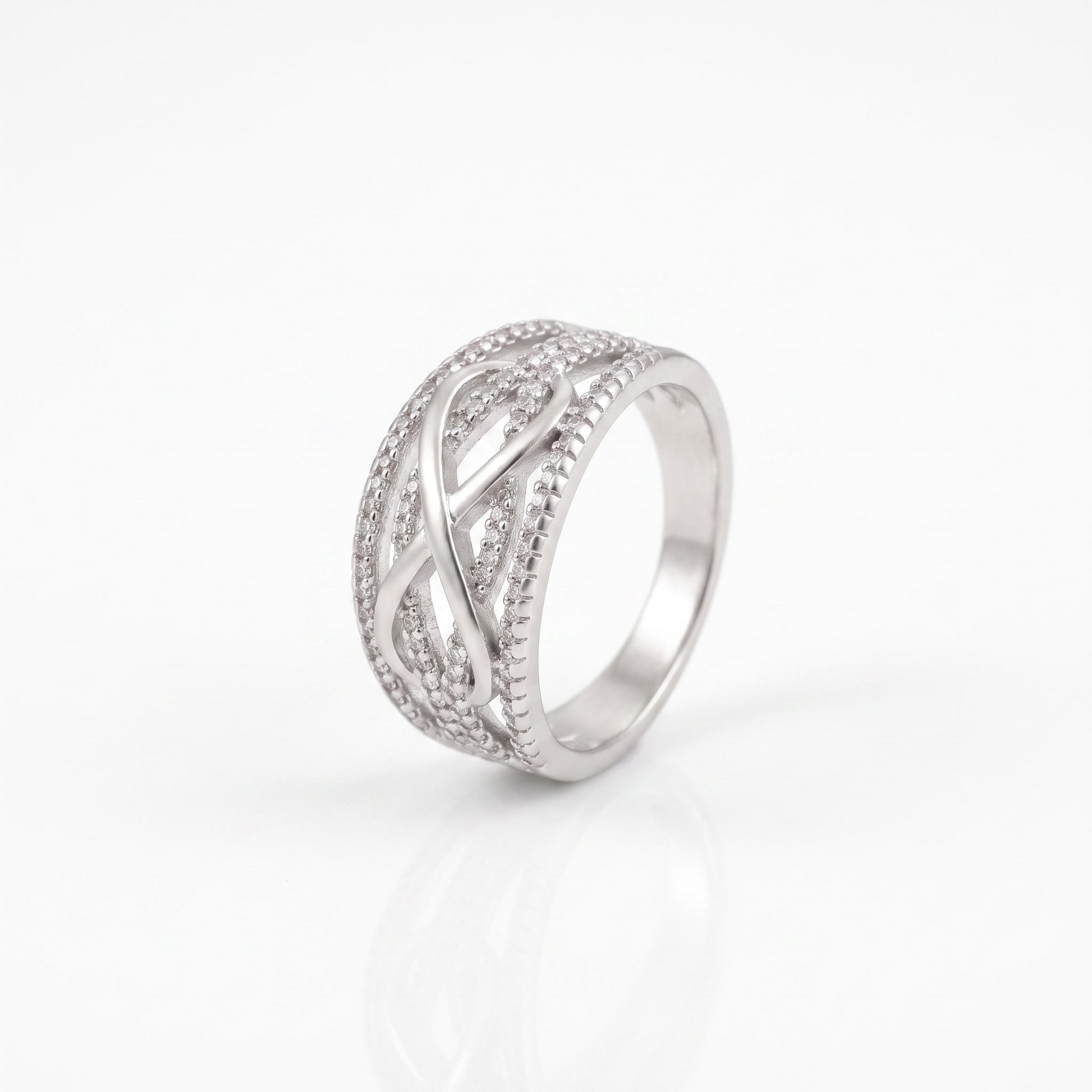 Pavé infinity ring product shot