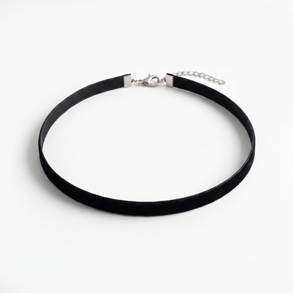 Black velvet choker product shot