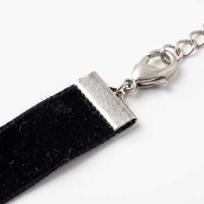 Close-up of crimp and clasp