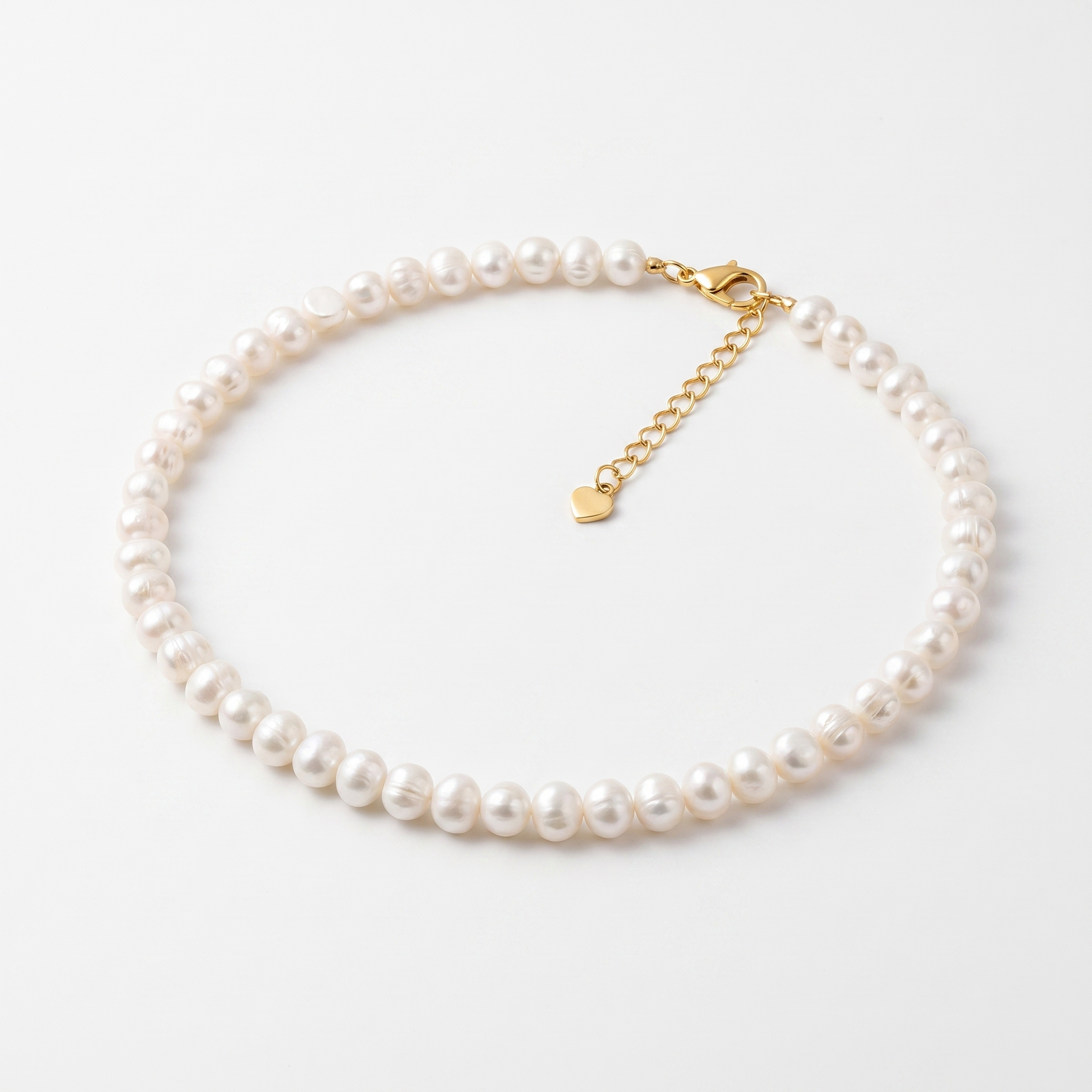 Baroque pearl choker product shot
