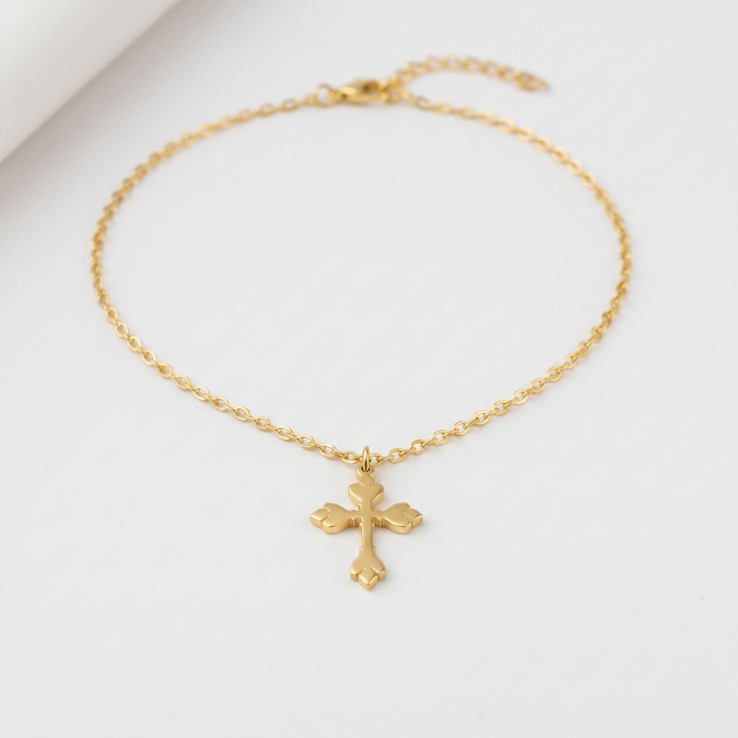 O-link cross pendant product shot