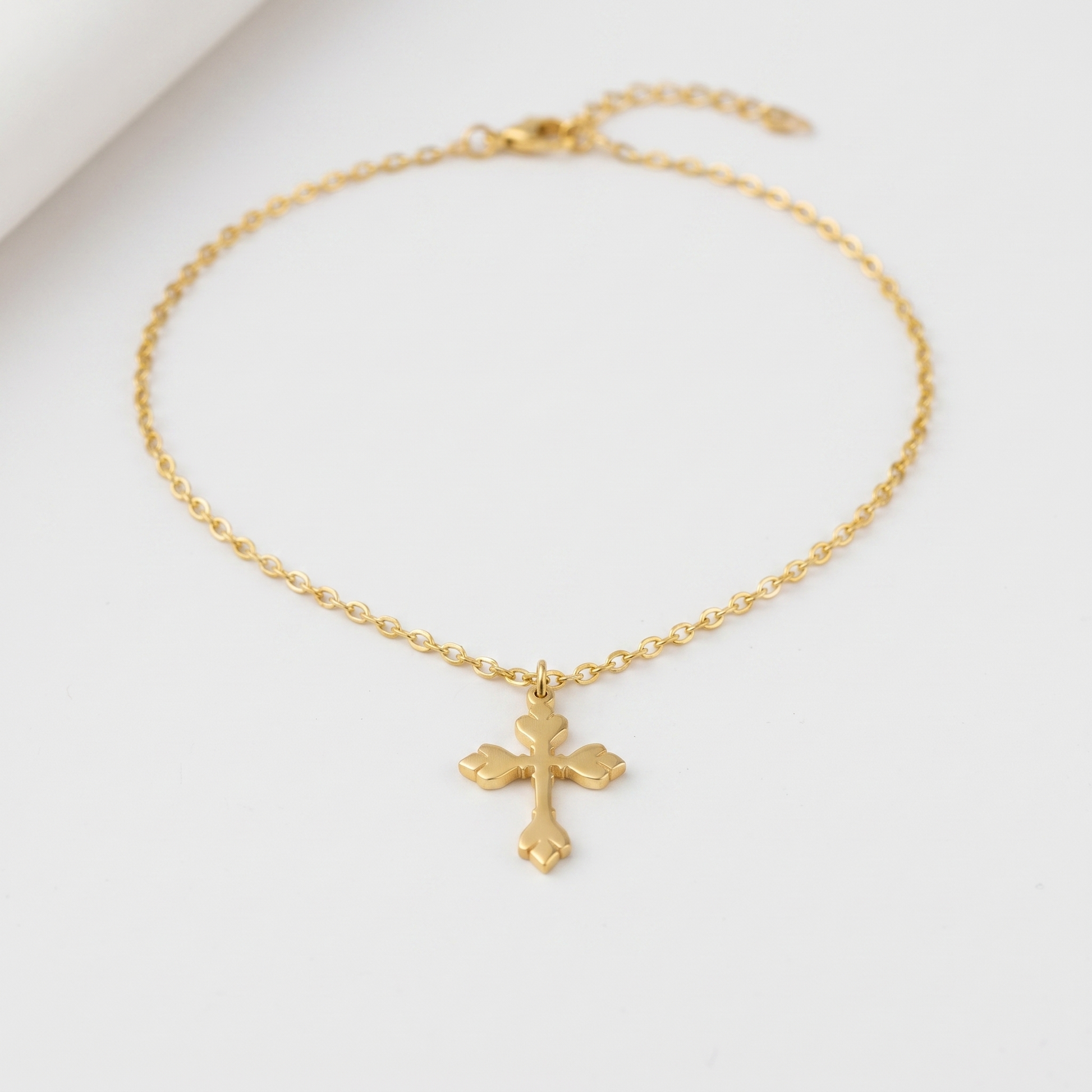 O-link cross pendant product shot