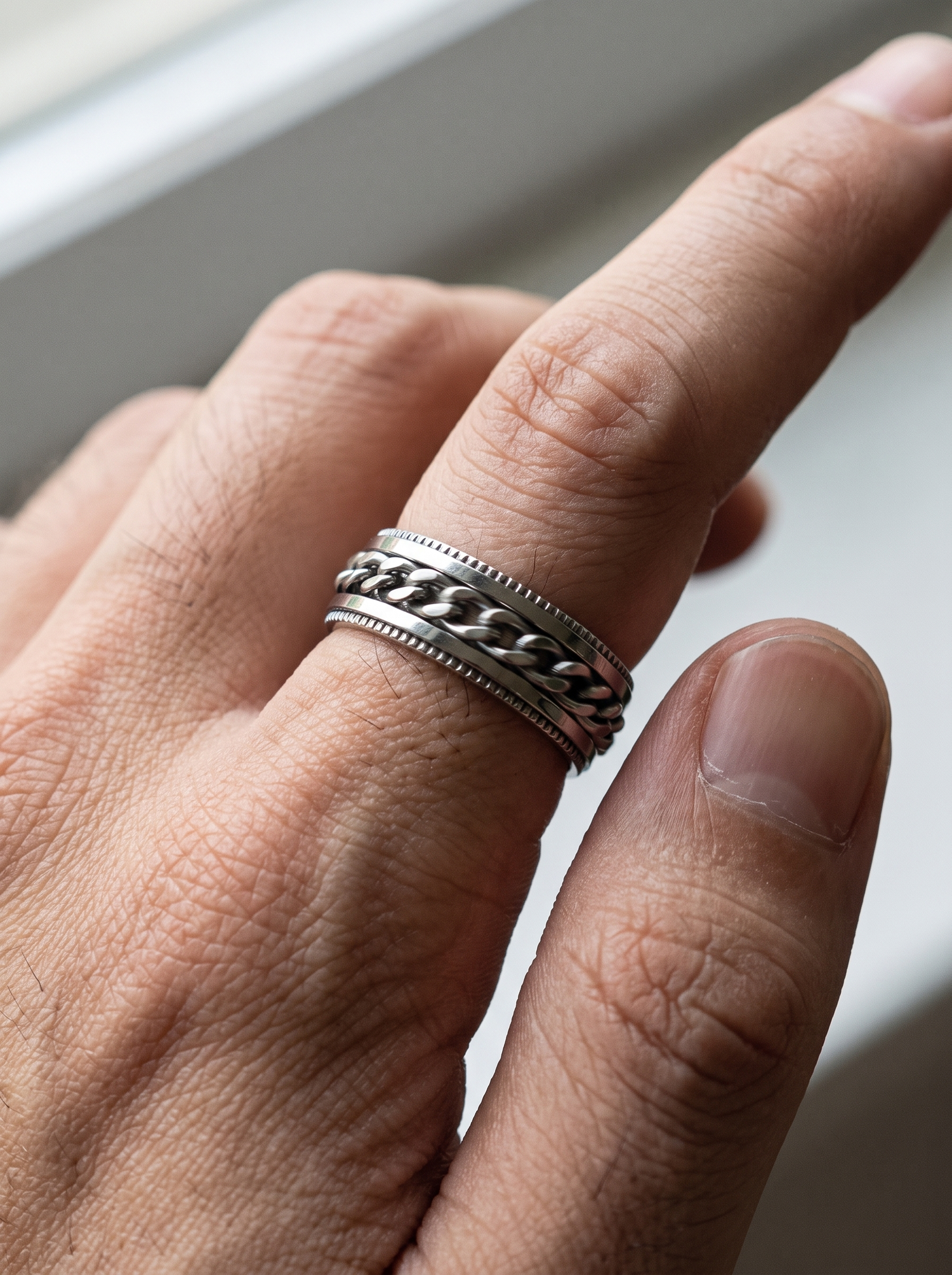Aurelle spinner chain ring mid turn