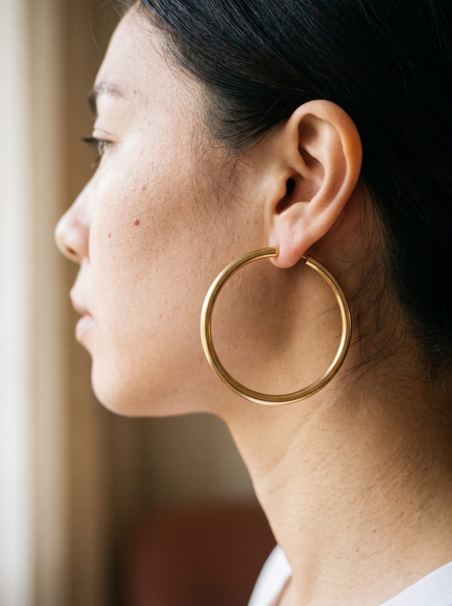 Aurelle hoop earring close profile
